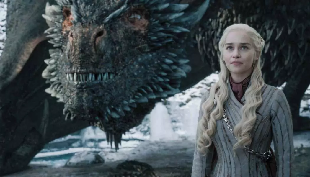 Imagem do final de Game of Thrones Daenerys com Drogon