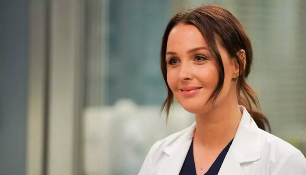 Grey S Anatomy Atriz Que Faz Jo Revela Estar Grávida O Que Vai Acontecer Mix De Séries