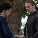 Jamie e Claire em cena do episódio de Outlander