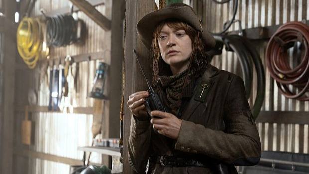 Crítica: June cortou a mão de importante personagem em 6x06 de Fear the Walking Dead