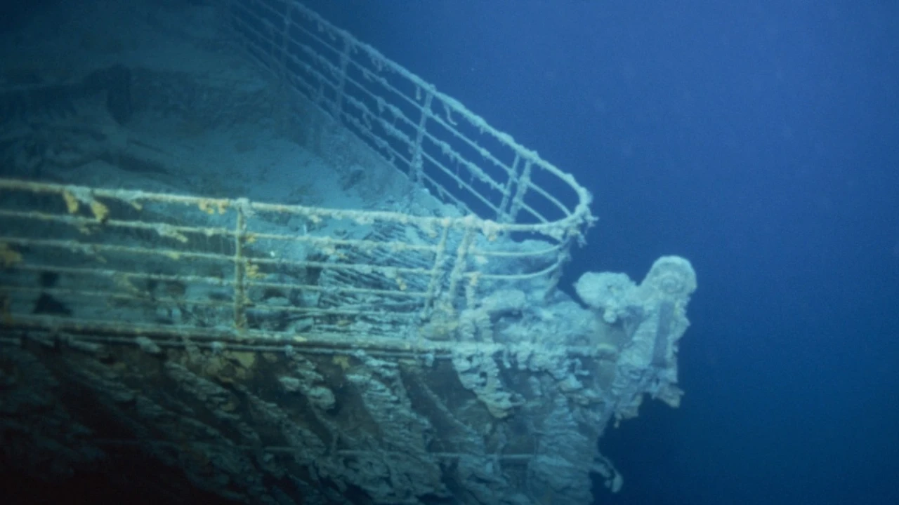Pin on Batiscafo Mir-1, o submarino que estudou o Titanic