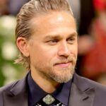 Charlie Hunnam 3ª temporada monstros